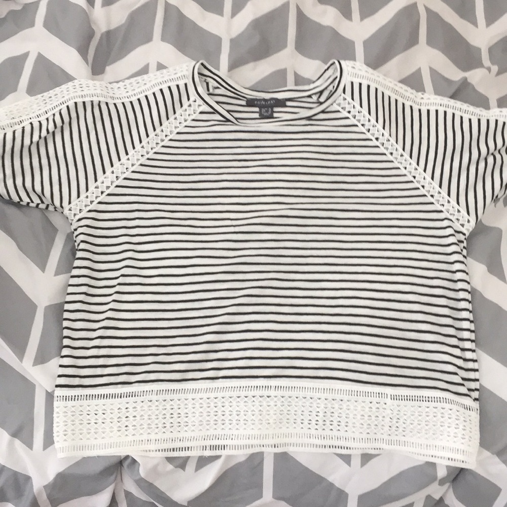 Primark Brand ⚫️⚪️Stripped shirt
